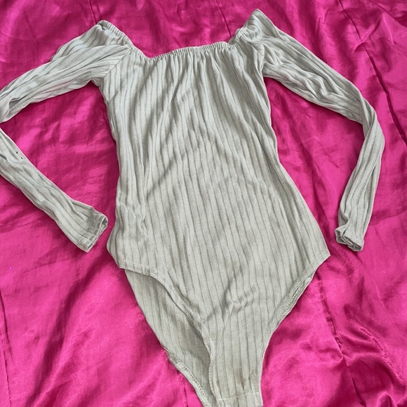 Nasty Gal Tops - Nastygal Sage Green Bodysuit 💚
